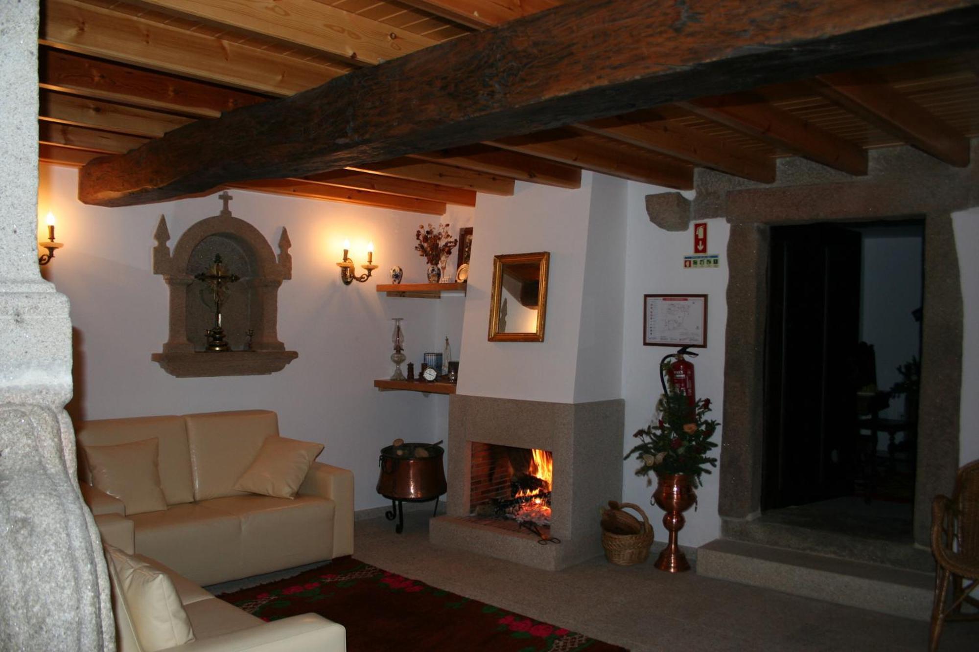 Quinta De La Barandica Guest House Miranda do Douro Exterior photo